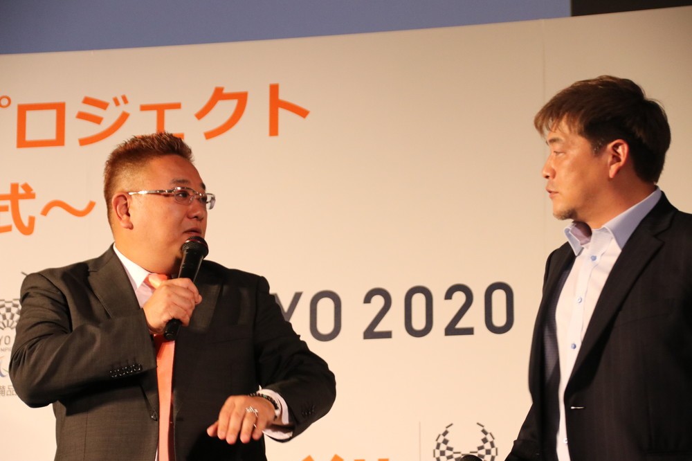 富澤さん（右）のボケに突っ込む伊達さん（左）