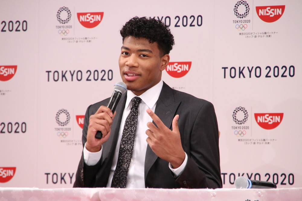 八村塁が日本に帰ってきた！　NBA入団後初の国内会見で見せたお茶目ぶり