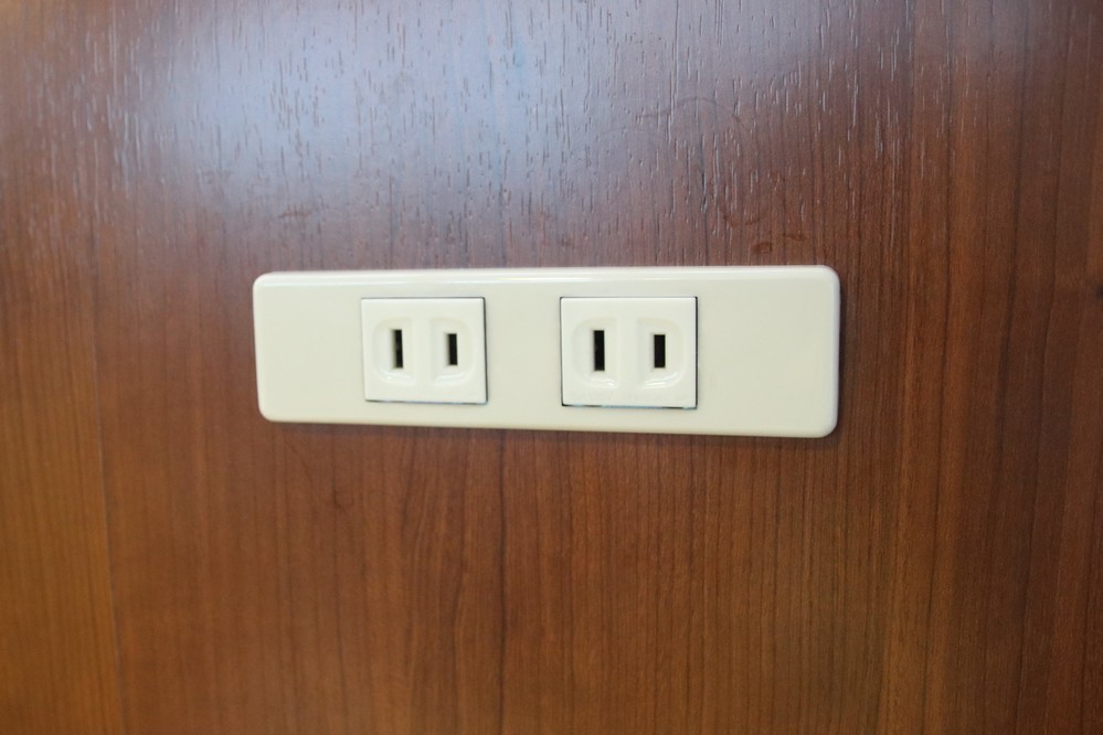 座席にはコンセントがついている