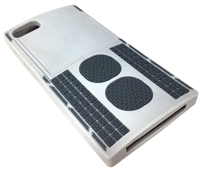 開発者すら「どこに需要が...」　通勤電車のクーラー型iPhoneケース