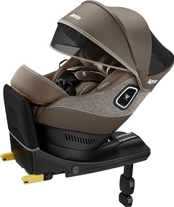 アップリカのチャイルドシート「クルリラ シリーズ」