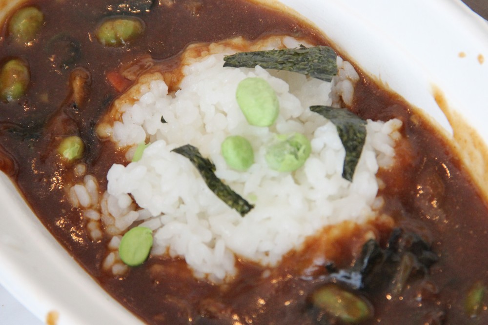 子どもが作った「顔」のデコカレー