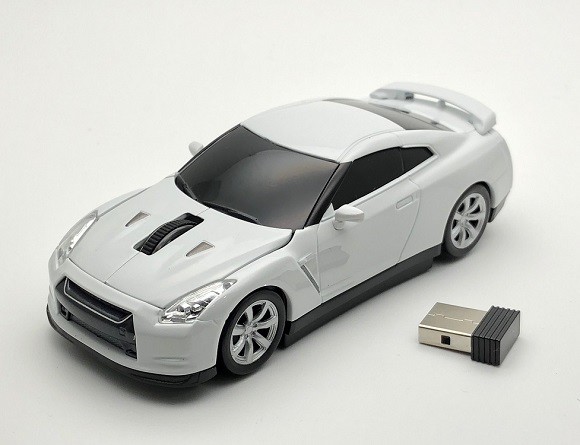人気車「Nissan GT-R R35」が無線マウスに　ボンネットの左右でクリック