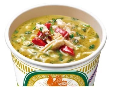 具材は鶏肉、パプリカ、パクチー