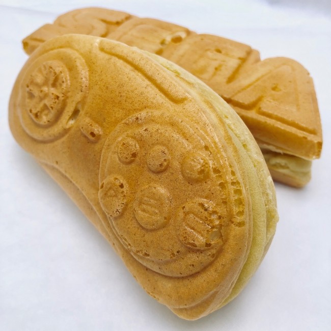 メガドライブのコントローラーが焼き菓子に　メガドラパッド焼