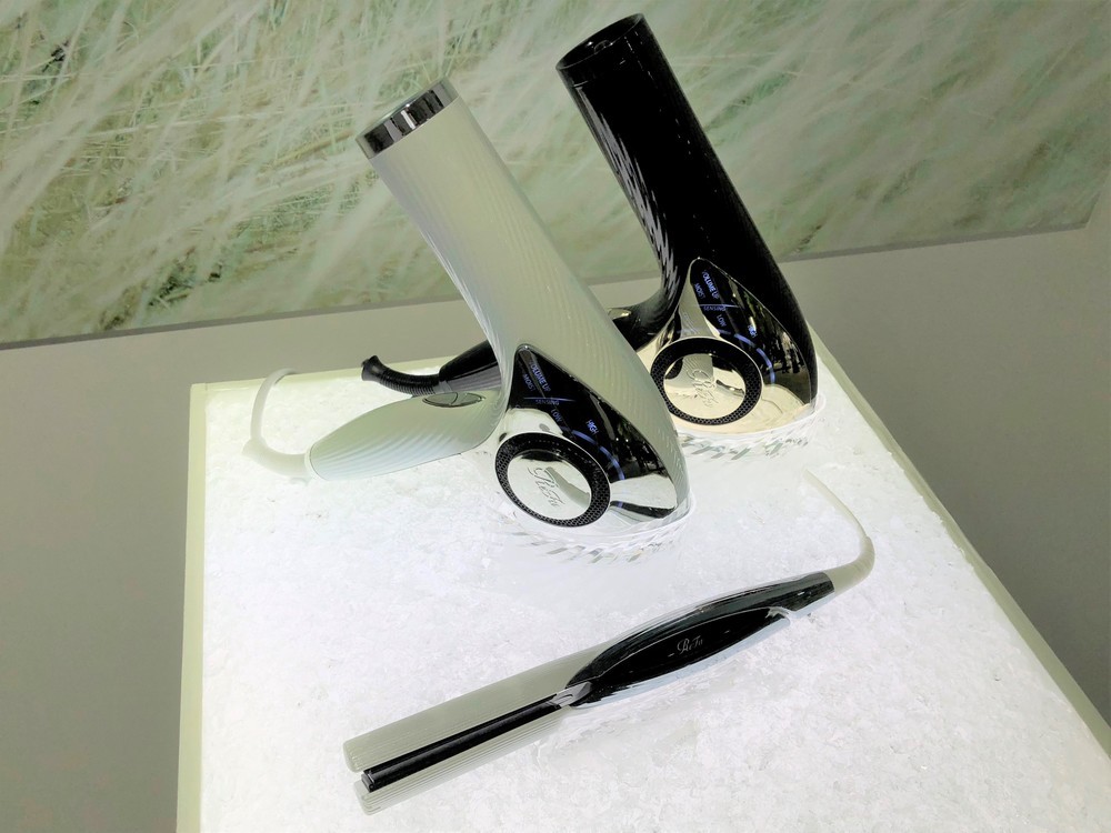 プロの技を自宅で　美容ブランド「ReFa」のヘアドライヤーとヘアアイロン