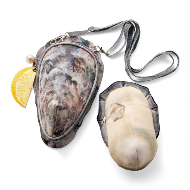 牡蠣がポーチ付きショルダーバッグ＆ハンカチに　瀬戸内海地域の魅力感じて