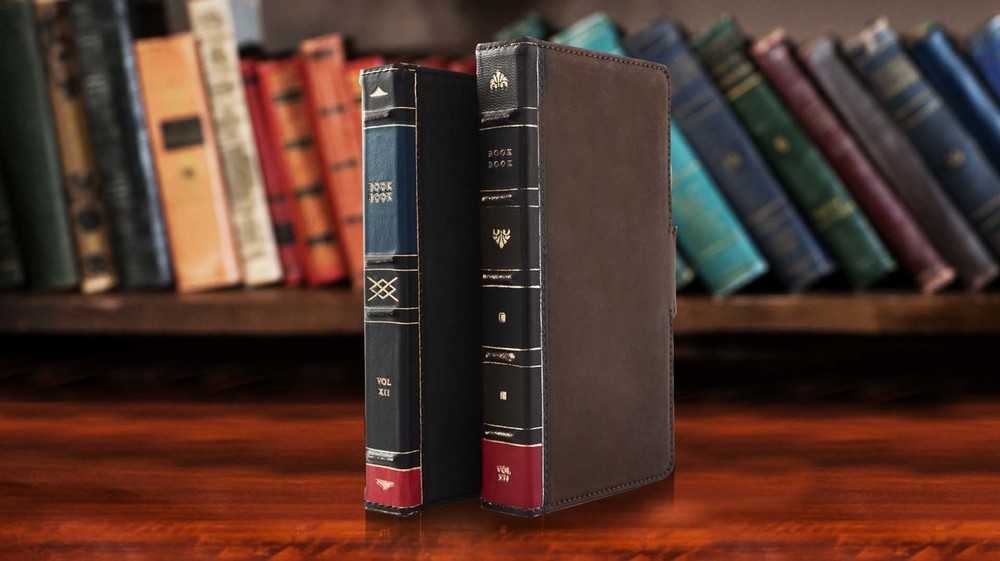 アンティークな洋書みたい　本革製iPhone 11シリーズ向けケース