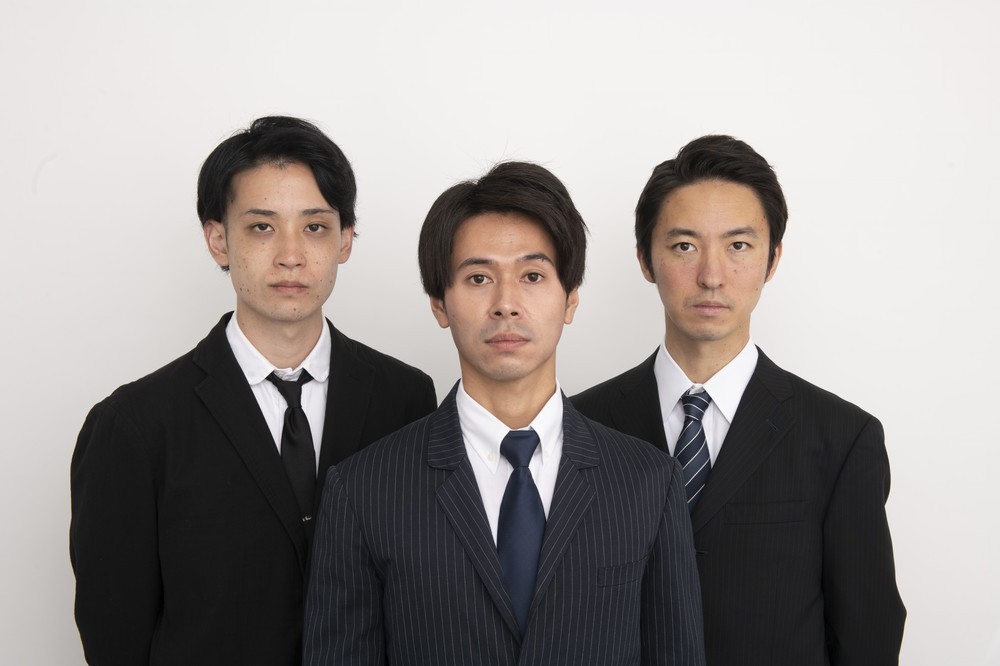 顔の色ムラ補正と眉の補正をしないと…