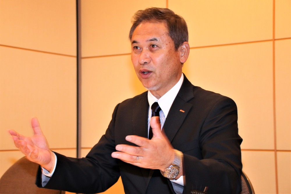 身振り手振りを交えて熱く語った