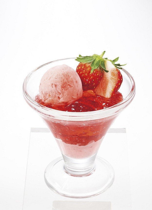 「苺のゼリー仕立て」