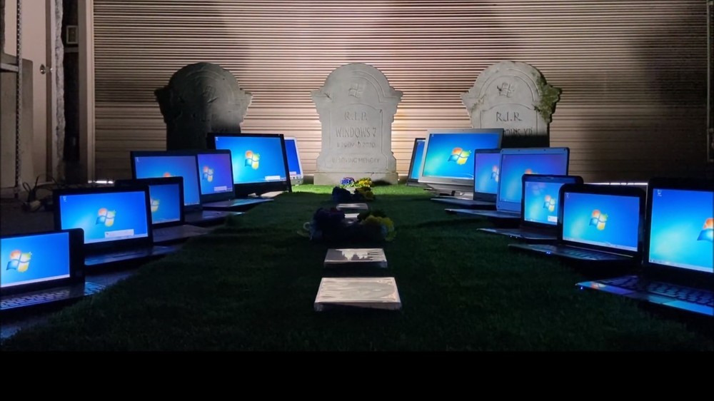 さらば「ウィンドウズ7」　サポート終了日に公開された「墓」と「お別れ動画」