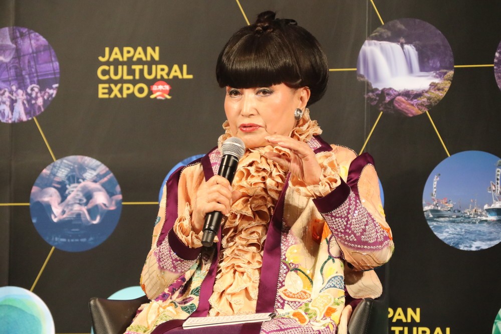 日本文化の魅力を語る黒柳さん
