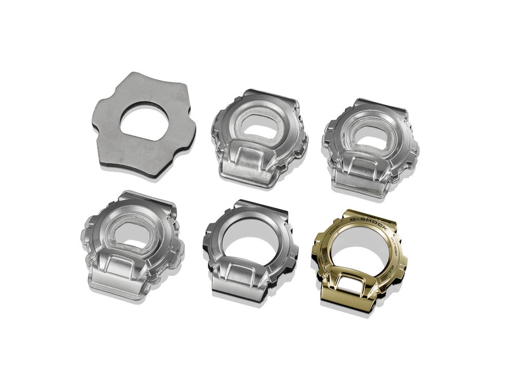 ベゼルの鍛造過程