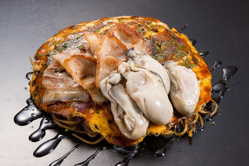 「ドでか牡蠣フェア2019」から継続提供中の「広島風牡蠣お好み焼」
