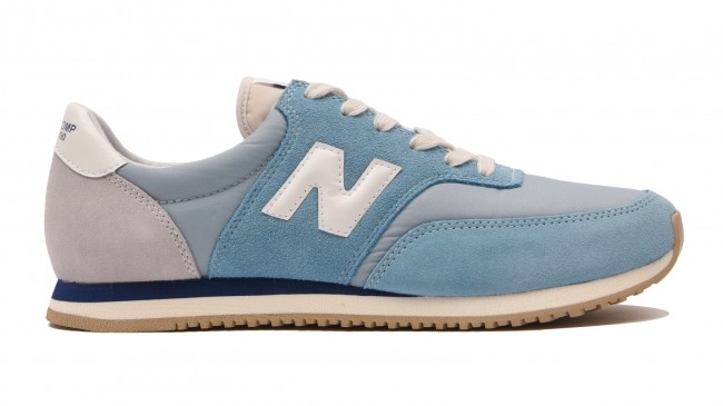 1970年代を彷彿とさせるスリムでロープロファイルなシルエット