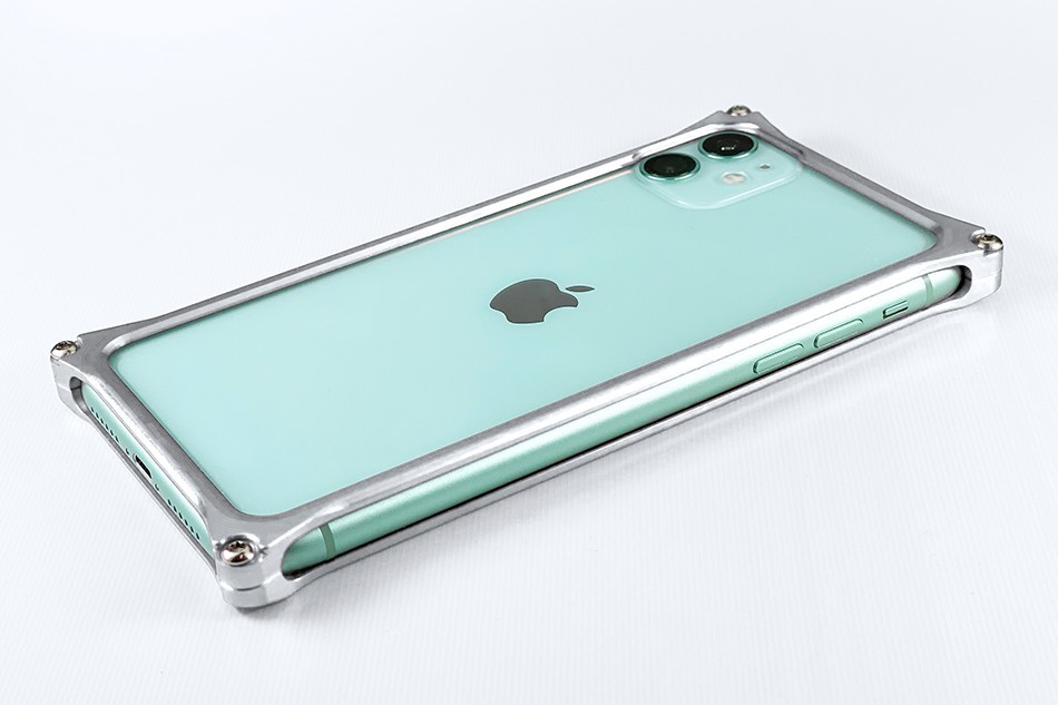 最高品質のジュラルミン素材　iPhone 11向けバンパーケース