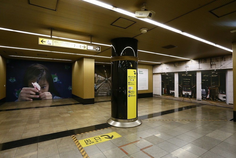 都営大江戸線六本木駅構内の様子（3）