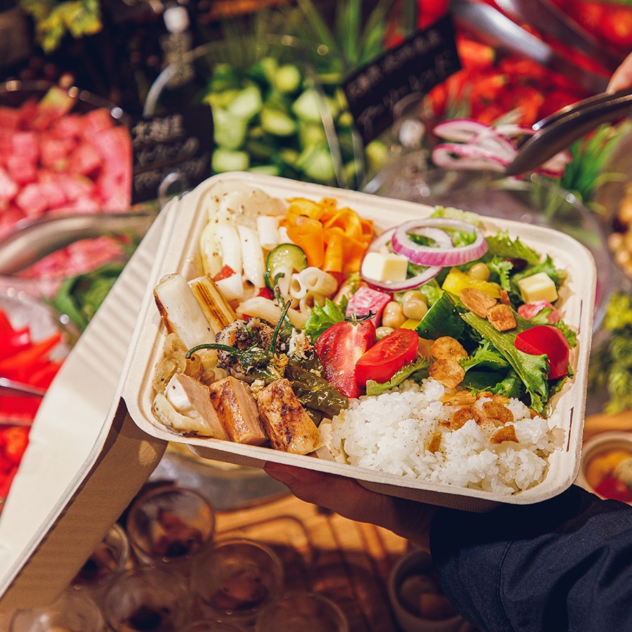 好みの料理を盛り付けよう