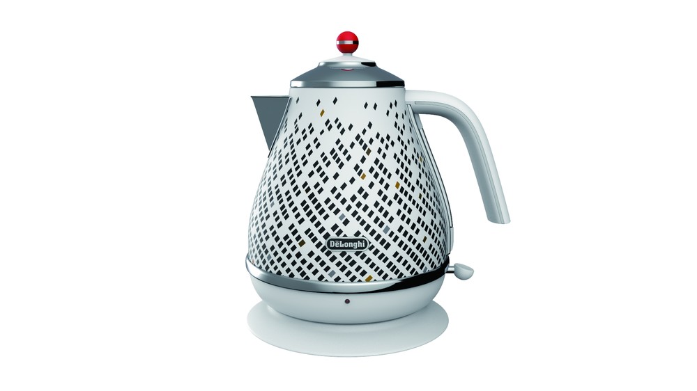 イタリアンと日本のデザインが融合　デロンギから日本限定電気ケトル
