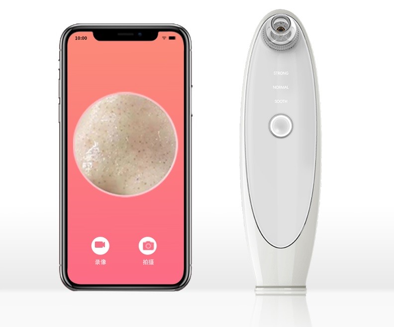 スマホ画面見て毛穴ケアできるクリーナー　先端のカメラで10倍に拡大