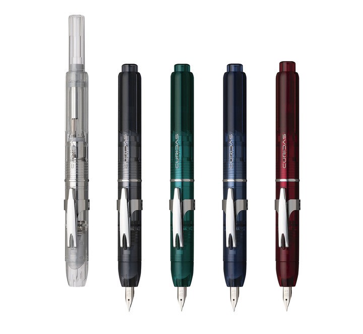 片手でさらっと書き出せるノック式万年筆