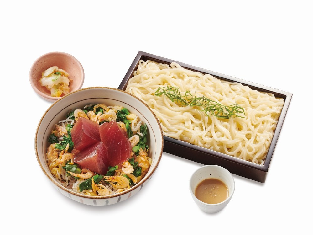 大戸屋の期間限定メニュー「かつお彩りちらしと稲庭風うどん」