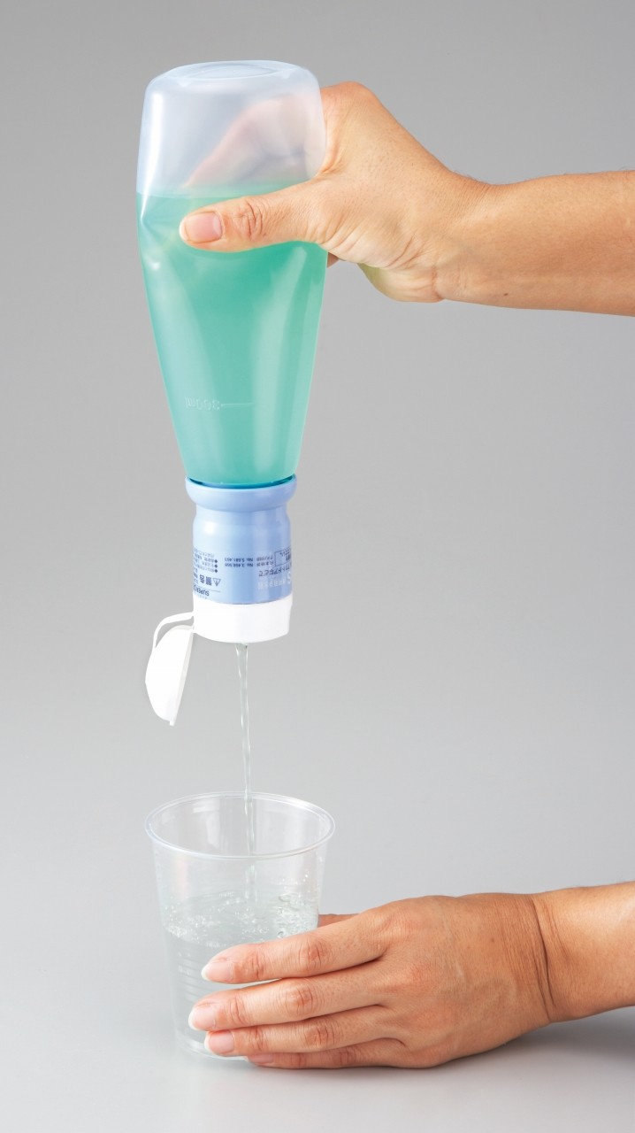 安全な飲み水確保を手助けする「LLL 携帯浄水器DX」