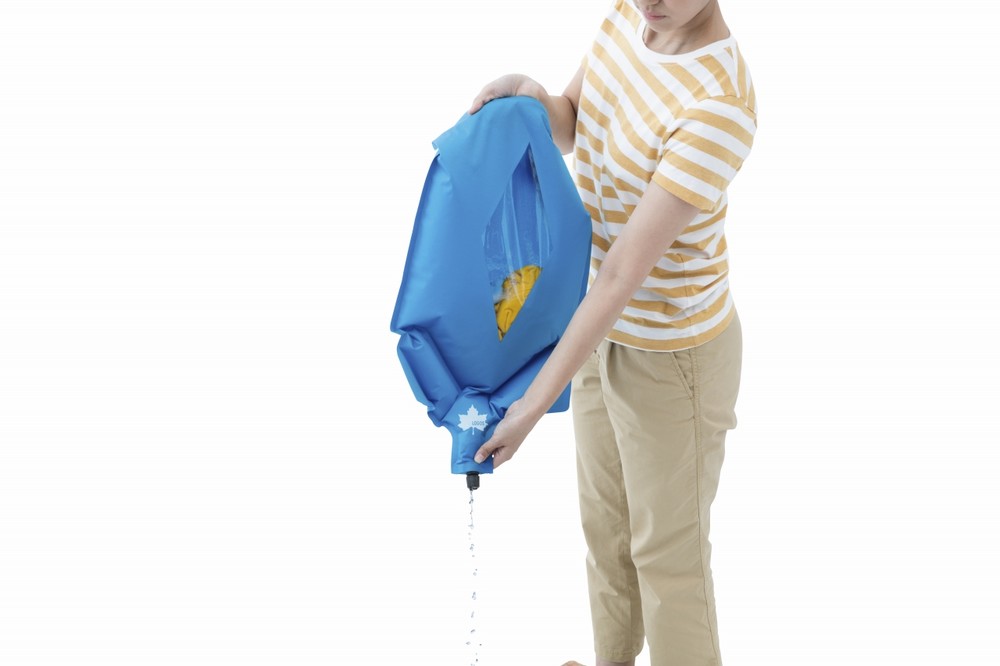 鞄に収納できる洗濯機「LOGOS シェイク洗濯袋」