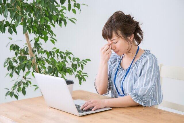 在宅勤務続きで疲れ目がひどい　眼科医が勧める「休憩」「目のいたわり方」