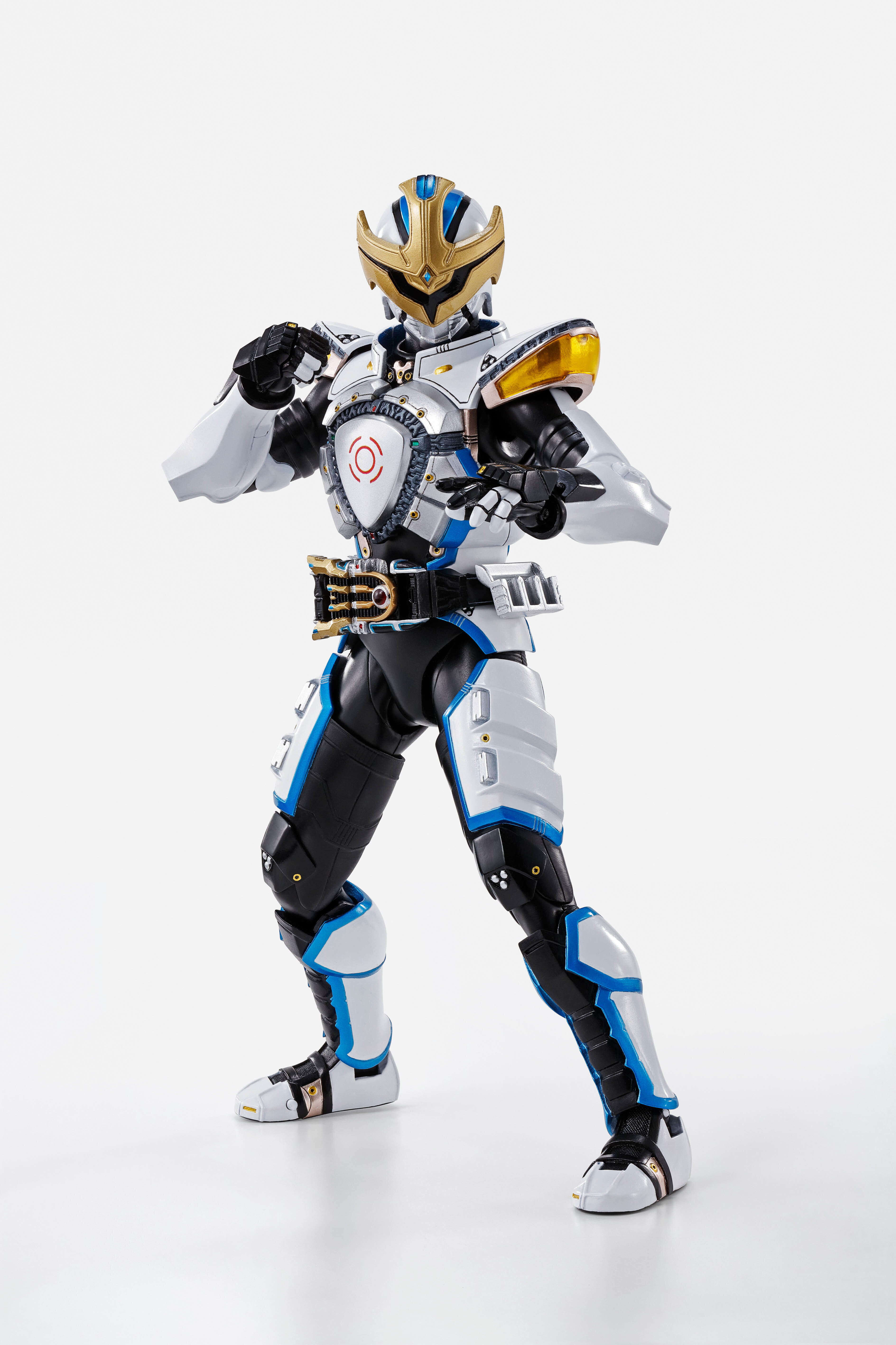 仮面ライダーキバ」に登場 「仮面ライダーイクサ」可動フィギュア: J ...