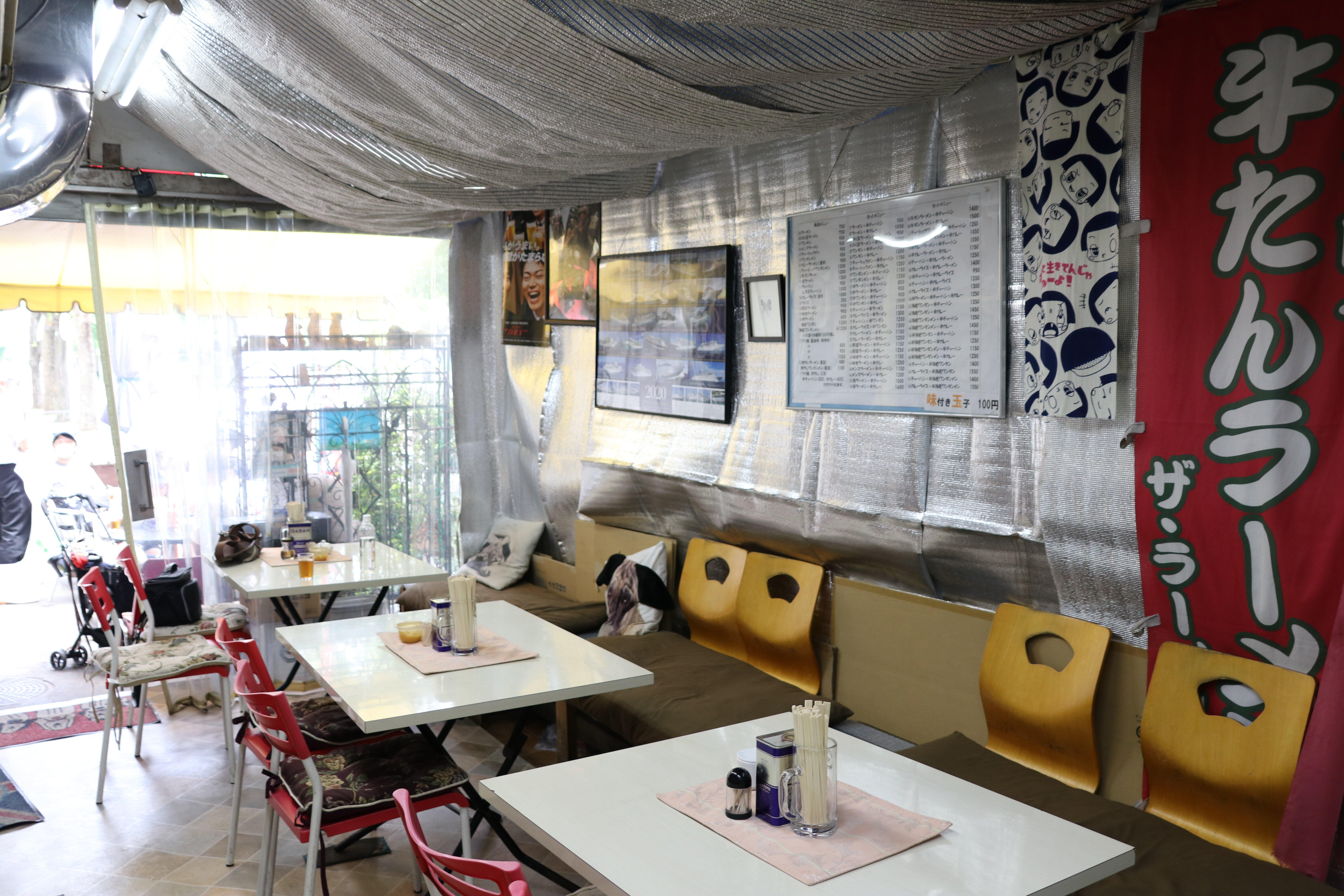 休日の店内。客入りは激減してしまっている（2020年5月31日）。