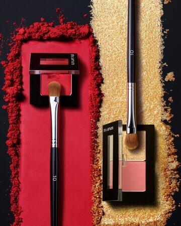 シュウウエムラから100色の新アイシャドー