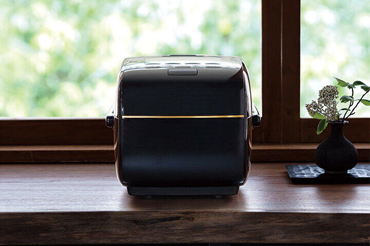 6つのヒーターで激しい対流　ふっくらご飯に炊き上がるIHジャー炊飯器