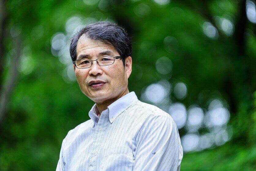 小坂直敏（オサカ・ナオトシ） 1953年生まれ、早稲田大学大学院修士課程修了。78年、日本電信電話公社電気通信研究所入社。85年、NTT基礎研究所主任研究員。コンピュータ音楽の研究に従事。2003年、東京電機大学工学部情報メディア学科教授。2010年、ACMPを設立した。