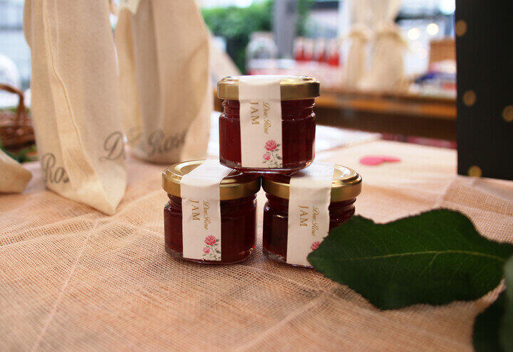 公式サイトではバラのジャム「Dew Rose JAM」も販売している