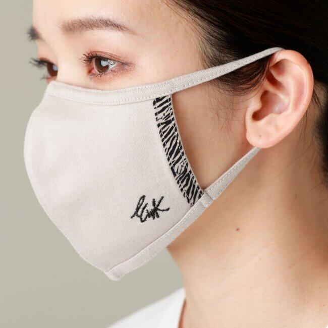 立体裁断によりしっかり顔にフィット