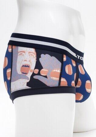 刺激的なカラーリングが特徴