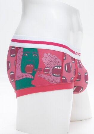 刺激的なカラーリングが特徴