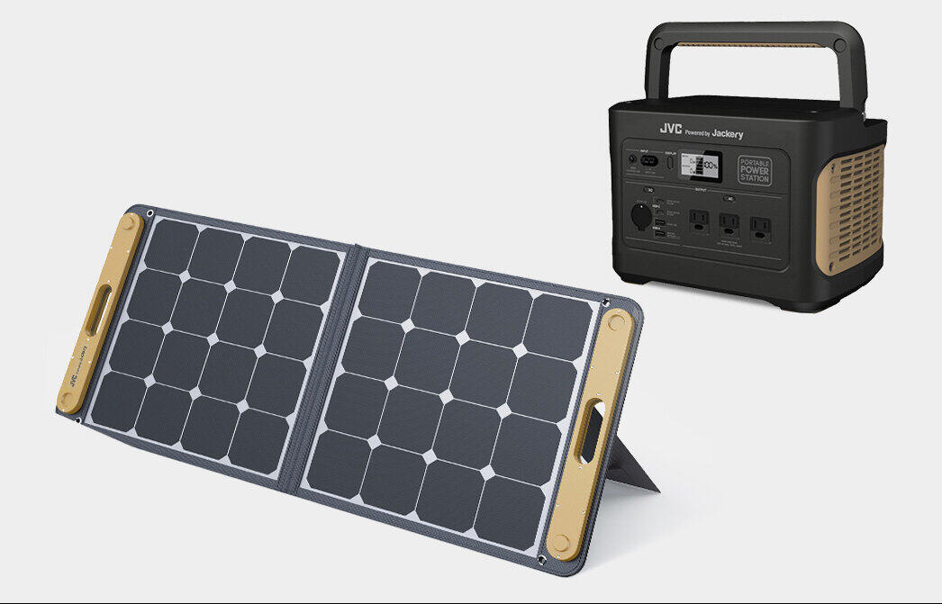 大容量のポータブル電源と太陽光で発電できるソーラーパネル