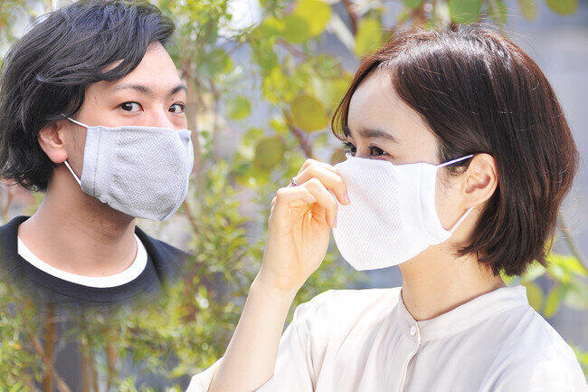 マスクに抗菌効果のある銀繊維「純銀の糸ミューファン」を使用
