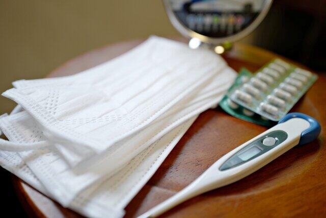 新型コロナ感染した時の備え　食料に入院準備、家族の世話...どうしますか