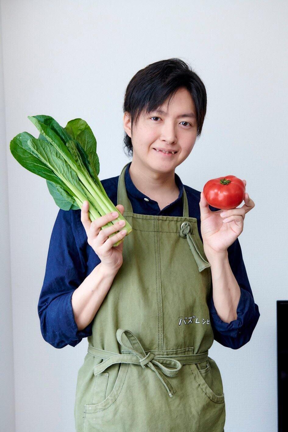 SNSで人気の料理研究家リュウジさん
