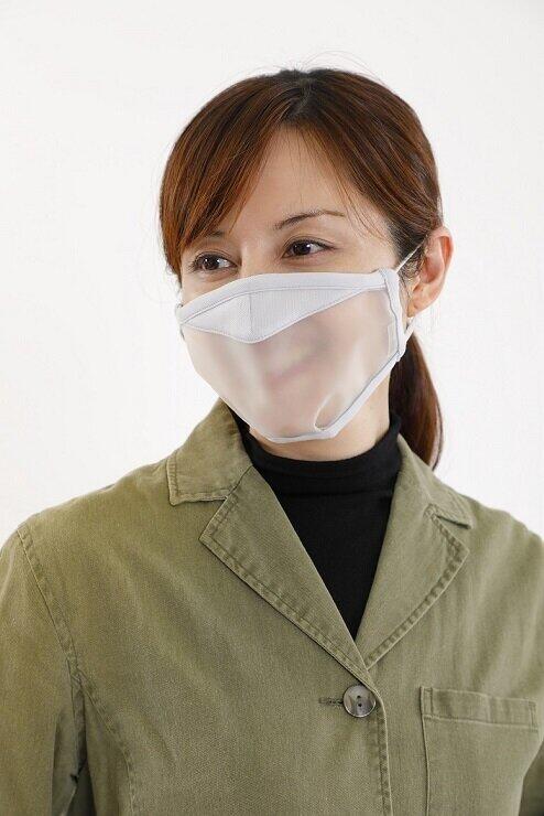 飛沫対策と呼吸を両立した「透明マスク」