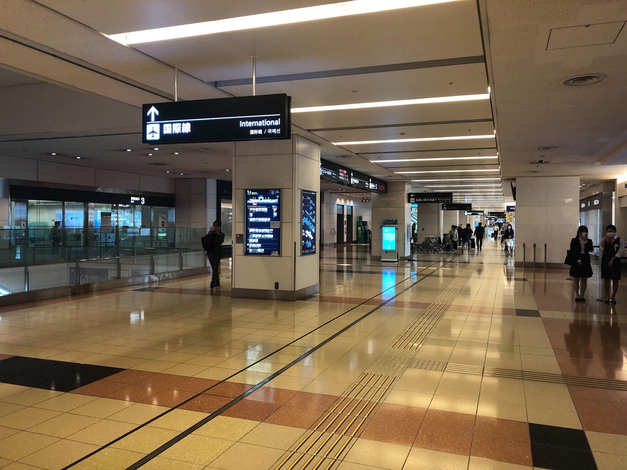 第２ターミナル到着ロビーの様子。