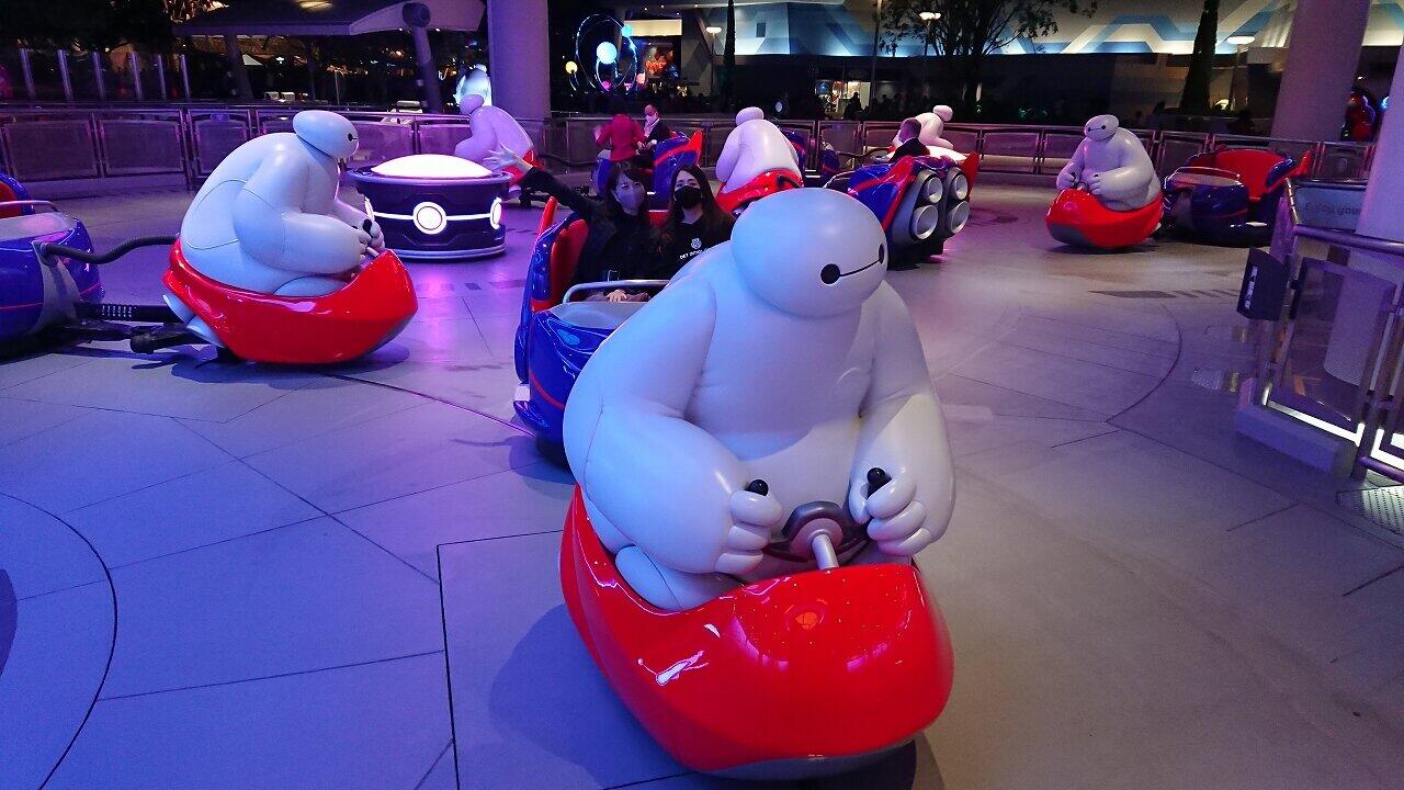 ベイマックスのハッピーライドはノリノリで乗ろう