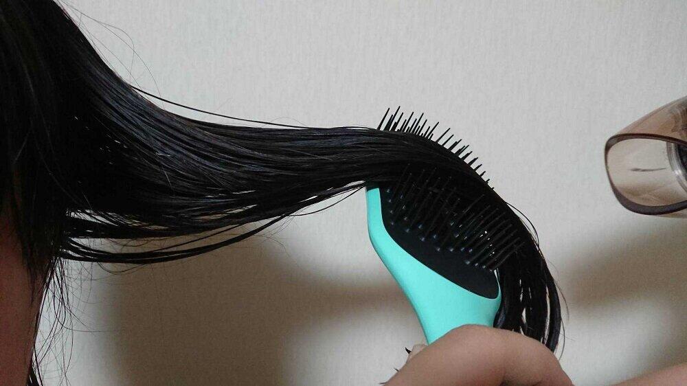 「イージードライ ブローブラシ」でブロー（画像4）