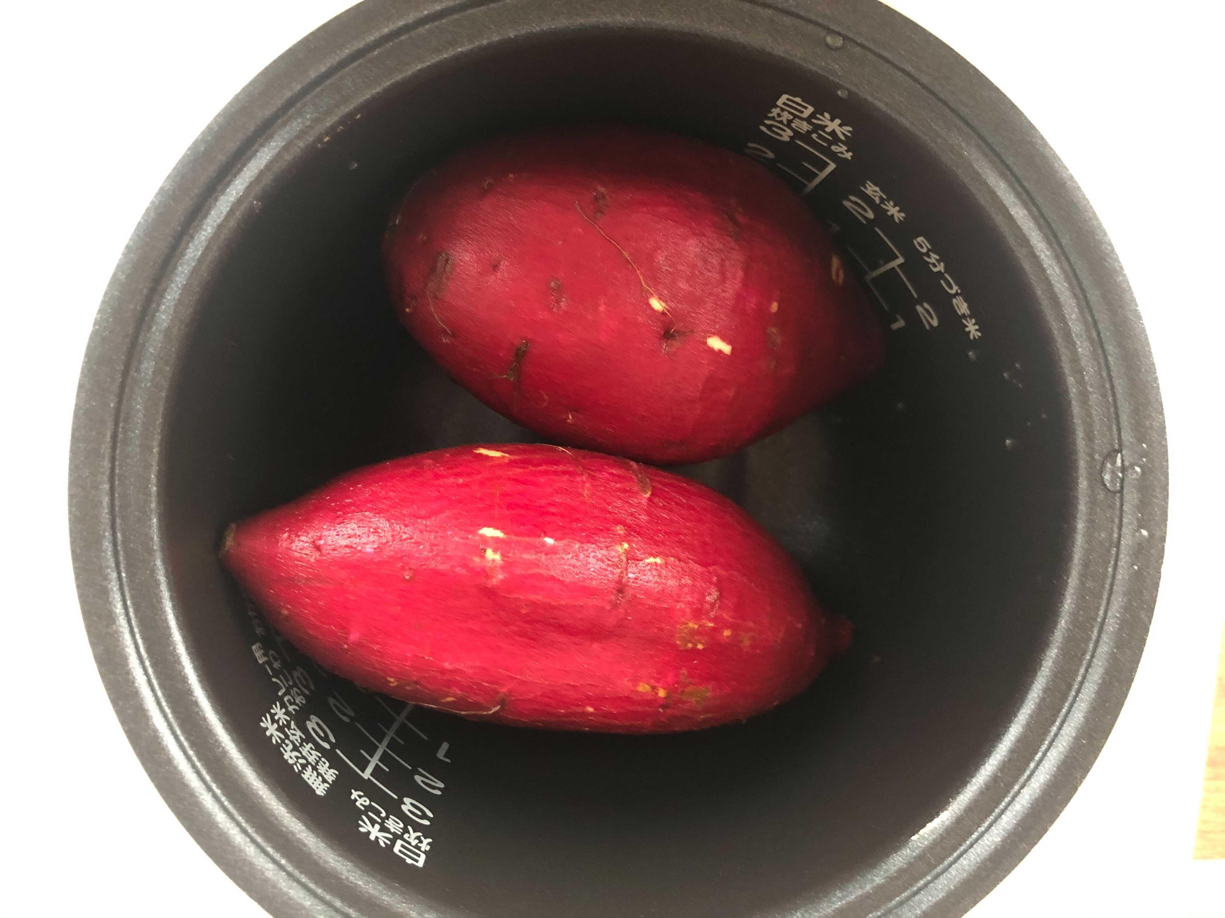 洗って炊飯器に入れる