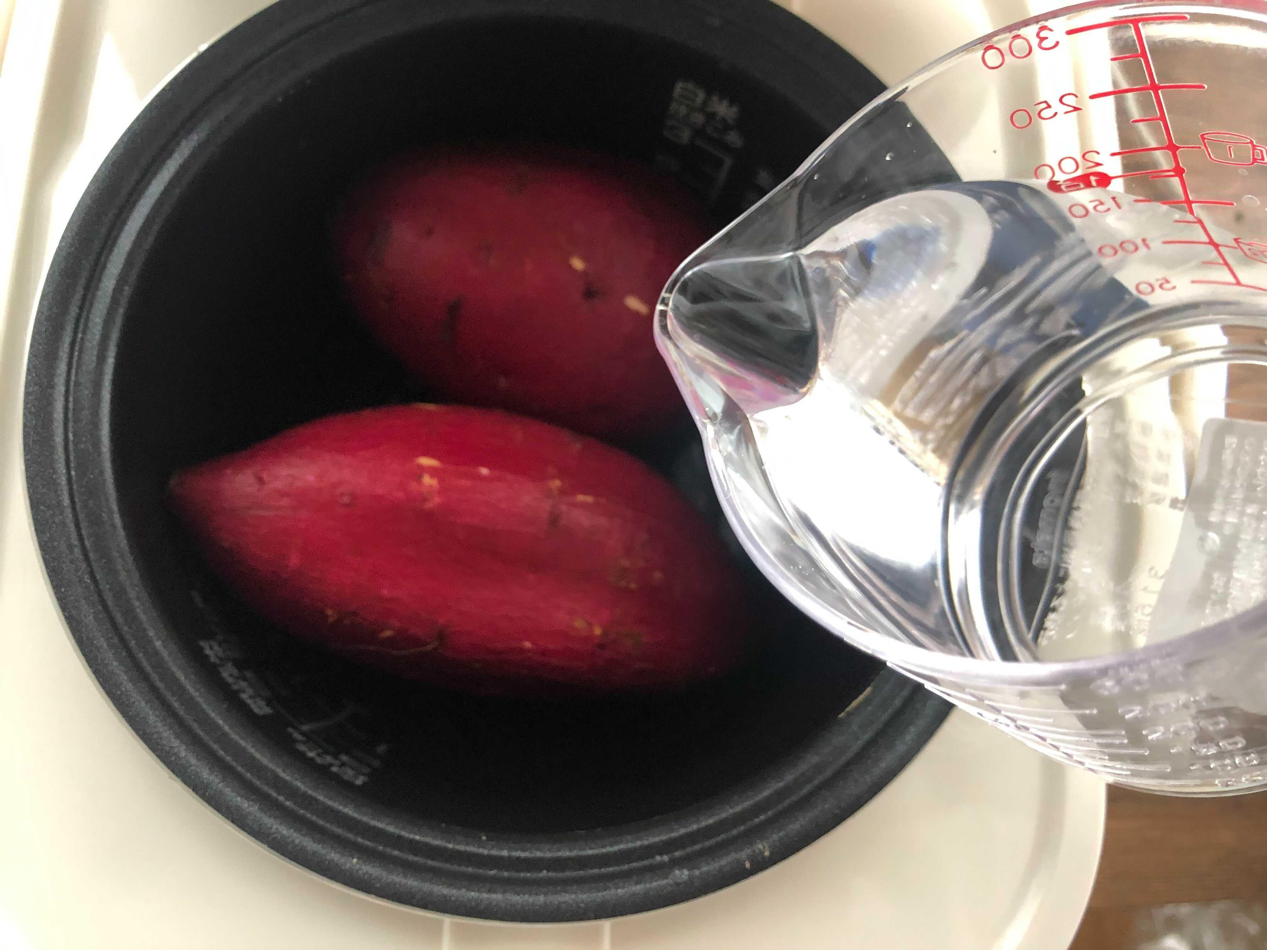 水を200ミリリットル程度加える