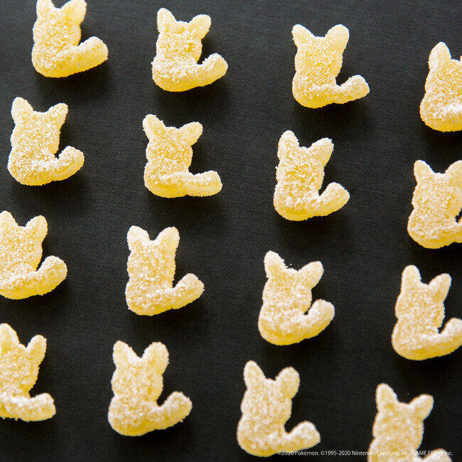 ピカチュウのシルエットのグミ